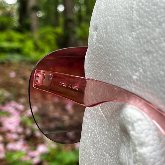 Oversized Rimless Pink Gradient Sunglasses - Picture 4 of 12